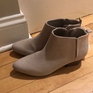 BRAND NEW NEVER WORN OLD NAVY BOOTIES